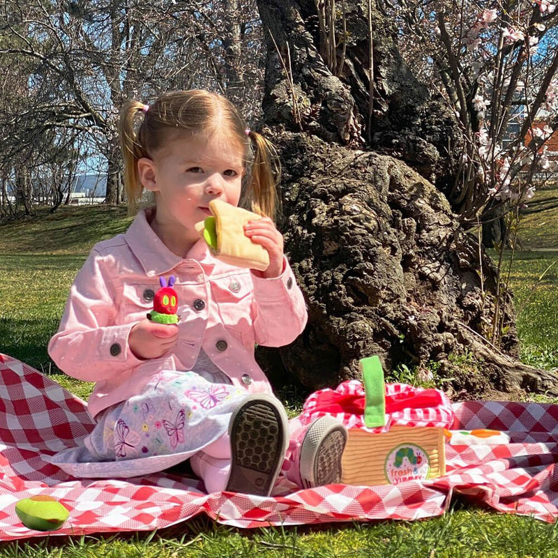 The World of Eric Carle: The Very Hungry Caterpillar Picnic Basket Plush Playset (7 Piece Set)