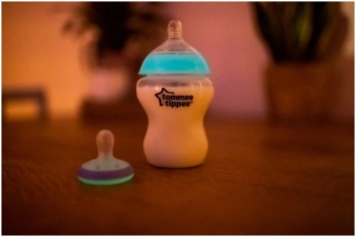 Tommee Tippee: Closer to Nature Glow Bottle + Night Soother (260ml)