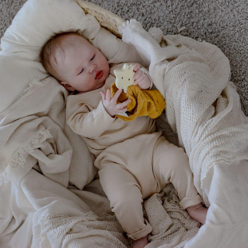 Tikiri: Comforter with Rubber Teether - Giraffe