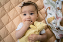 Tikiri: Muslin Comforter with Rubber Leaf Teether - Giraffe