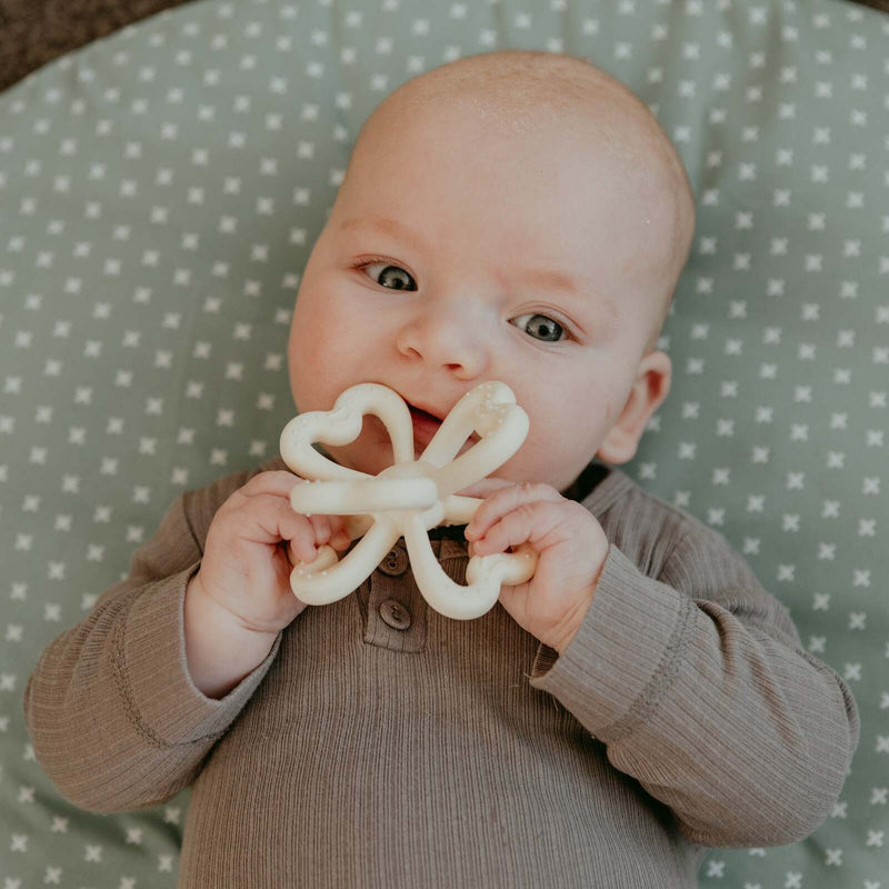 Haakaa: Silicone Clover Teether - Copper